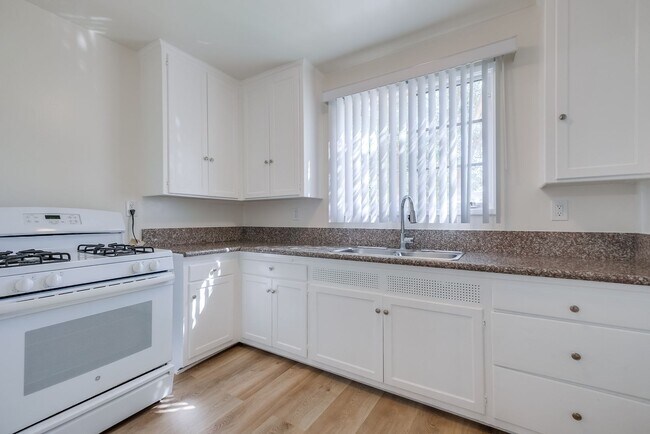 Interior Photo - Muirfield Baldwin Hills