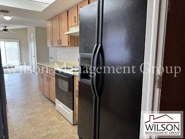 Building Photo - 701 Kings Cove Ct