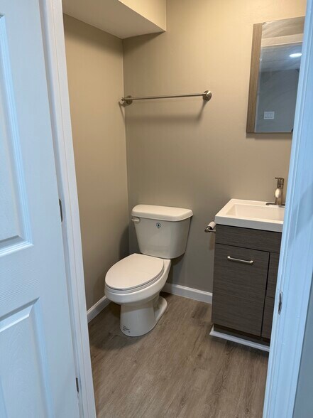 Building Photo - 7806 Barkwood Dr