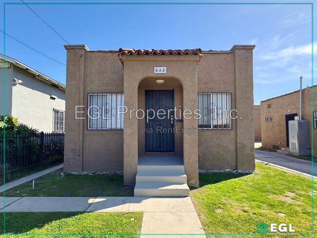 Building Photo - 648 W 91st St