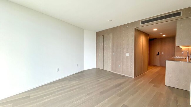Building Photo - 1000 Auahi St