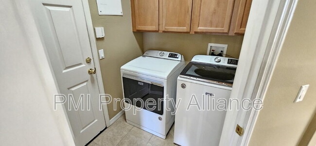 Building Photo - 4745 Walnut Ridge Dr