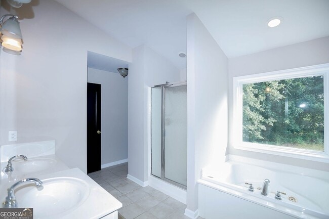 Building Photo - 3380 Gables Ct