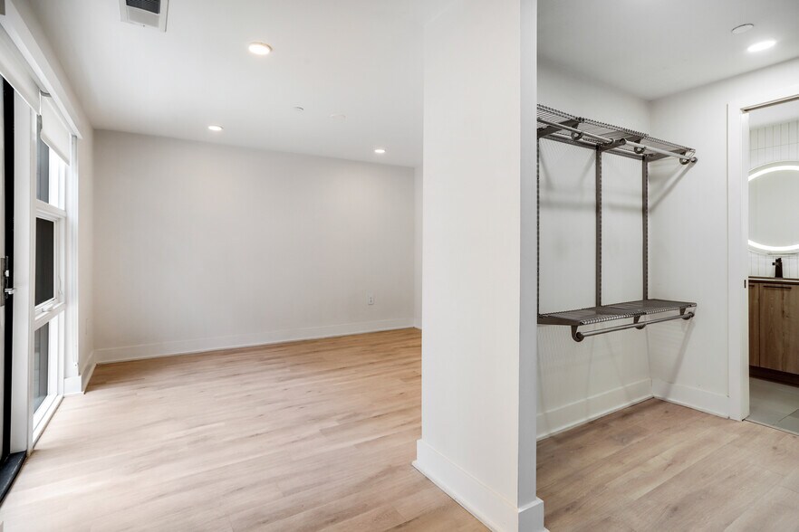 Building Photo - 1716 14th St NW