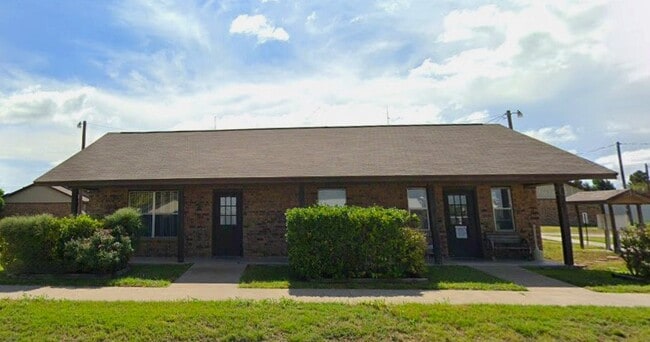 Building Photo - 1304 Vicky St