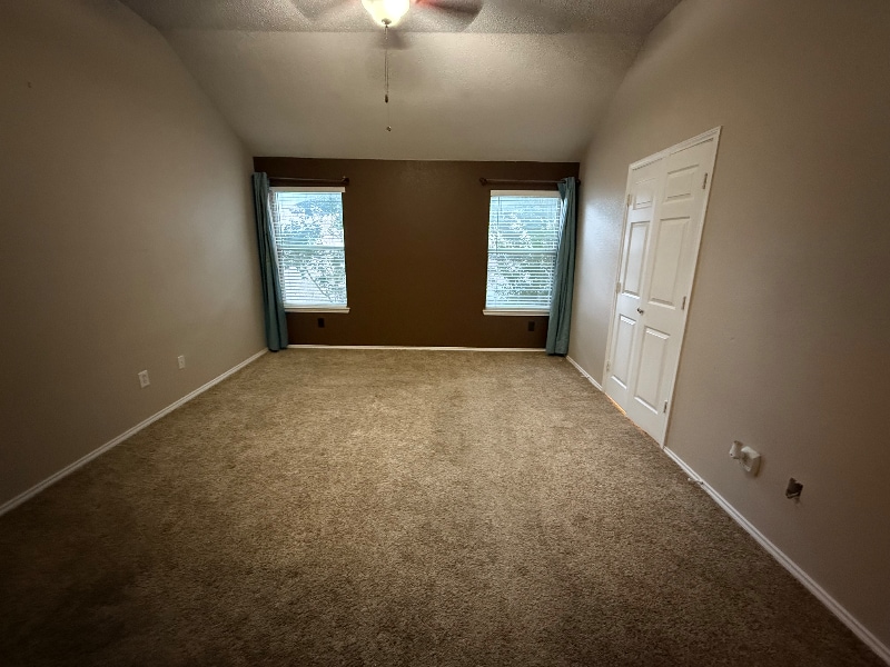 Building Photo - 1022 Dickens Ln