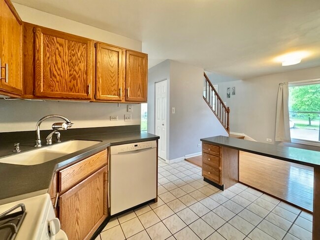 Building Photo - 2760 College Hill Cir