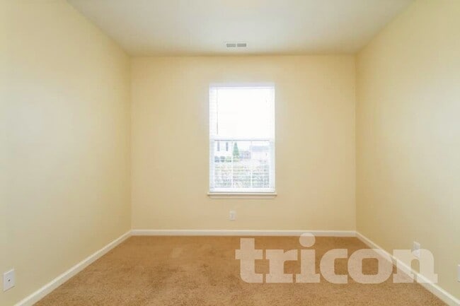 Building Photo - 1206 Aretha Dr