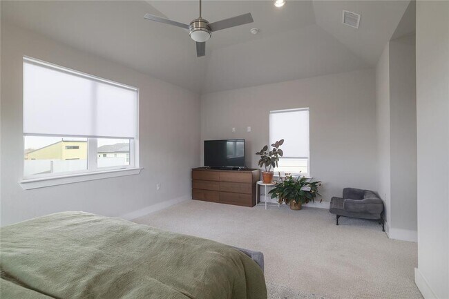 Building Photo - 6021 Seville Dr