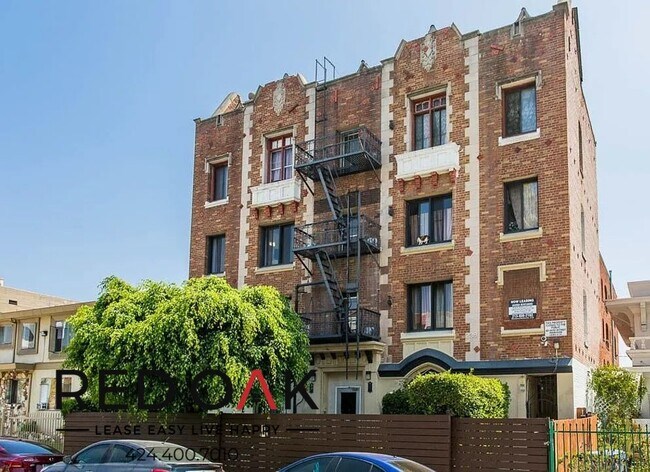 Building Photo - 238 S Mariposa Ave