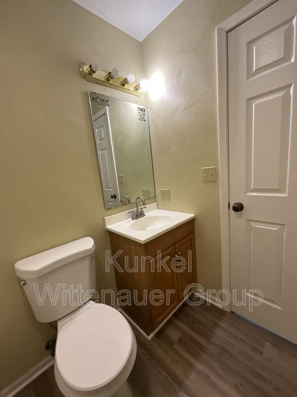 Building Photo - 504 Draco Dr