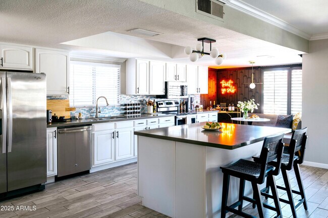 Building Photo - 4944 E Andora Dr