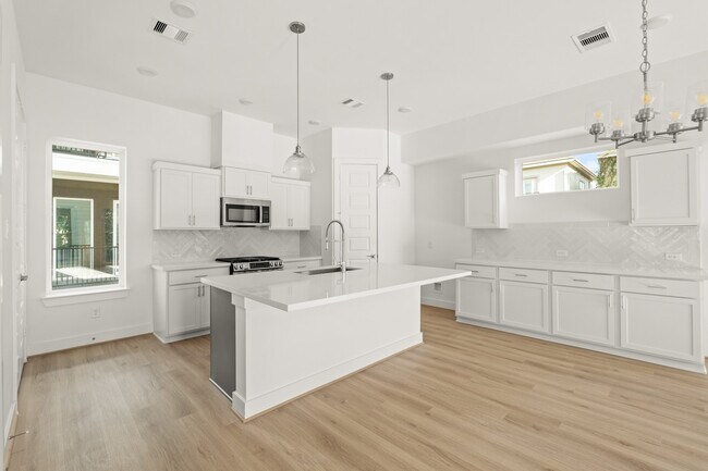 Building Photo - 1309 Rosewood St