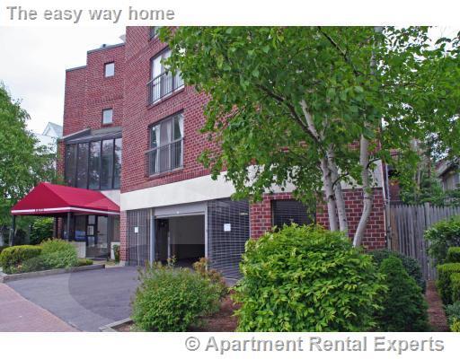 Building Photo - 23 Elm St