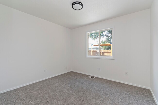 Building Photo - 4467 S Falconrest Way