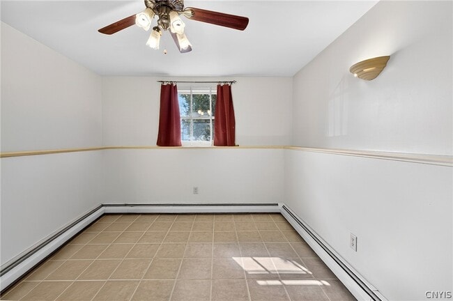 Building Photo - 8237 Mantova Dr