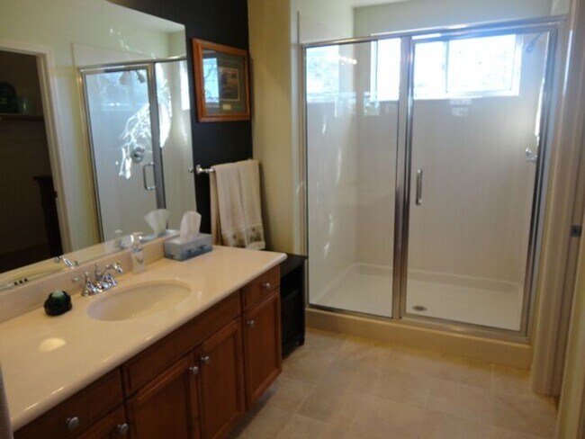 Building Photo - Luxurious 2 + 2.5 Belcaro 2392 SQFT Retire...