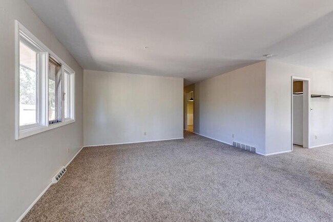 Building Photo - 4125 Apache Rd