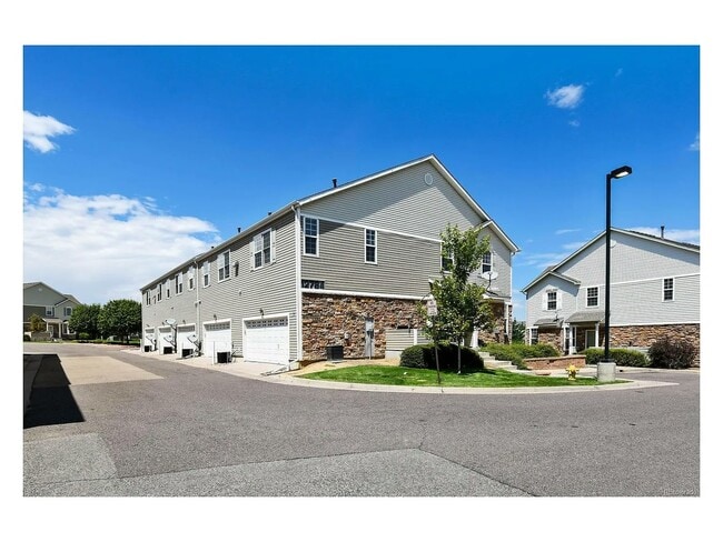 Building Photo - 12784 Jasmine St