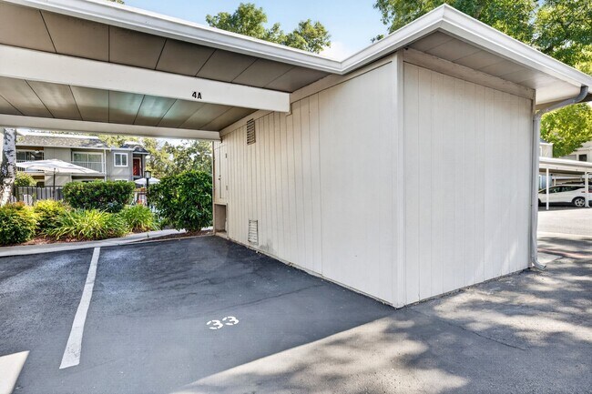 Building Photo - Updated Walnut Creek Condo | 2 Bed • Pool • In-Unit Laundry • Near BART