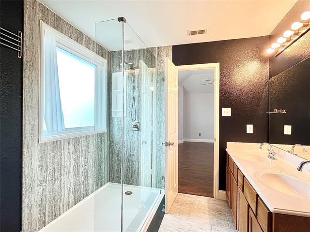 Building Photo - 3913 Plymouth Dr