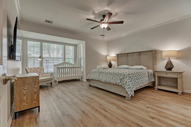 Building Photo - 10 E Sterling Pond Cir