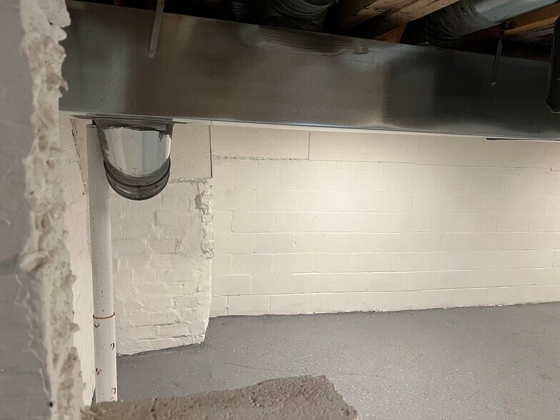 Building Photo - 1745 Garfield St