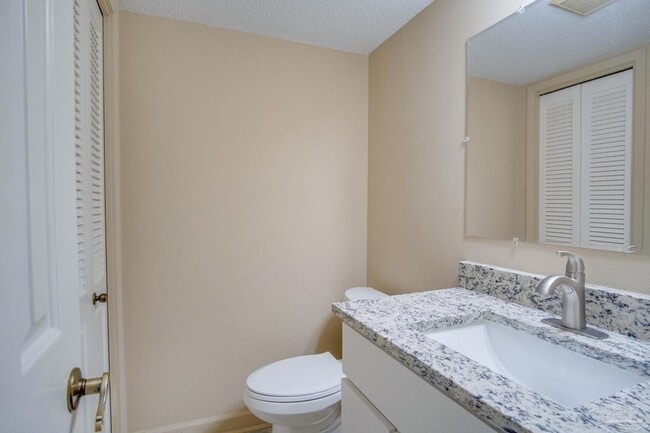 Building Photo - 18 Hillbrook Way
