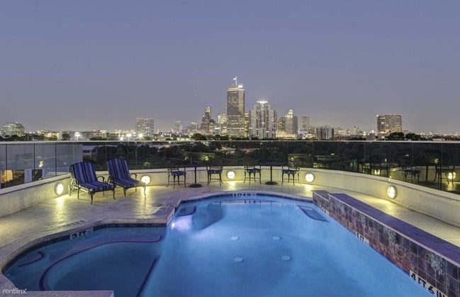 Building Photo - 4950 Memorial Dr