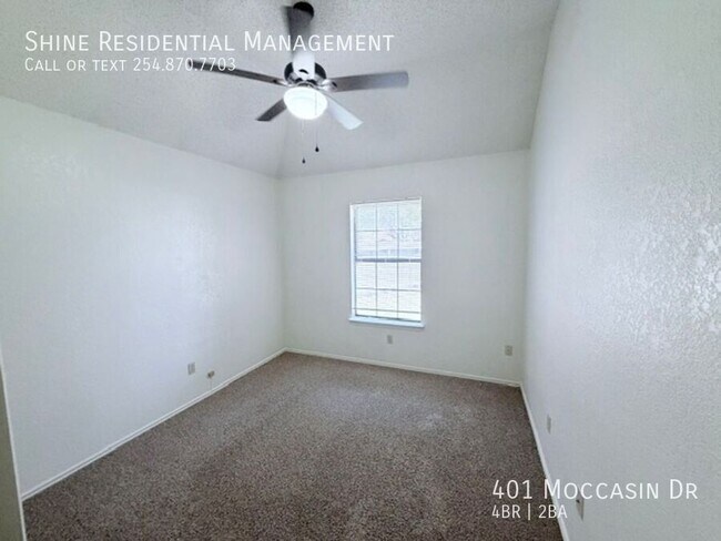 Building Photo - 401 Moccasin Dr