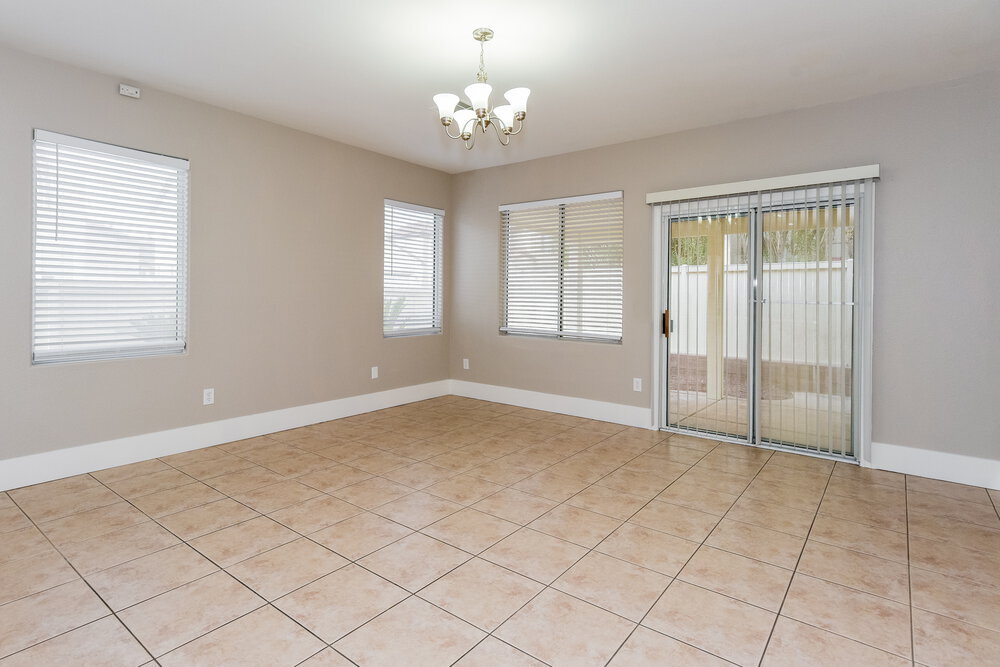 Building Photo - 5984 Tunbridge Ave