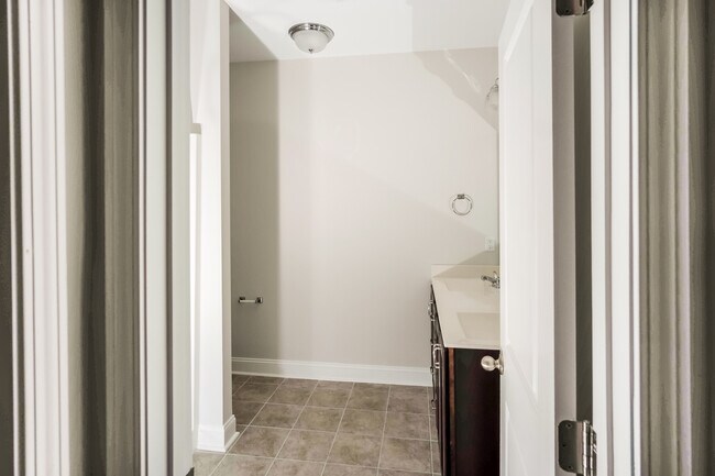 Building Photo - 393 Trevally Ct