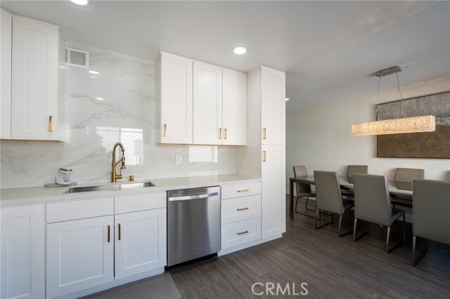 Building Photo - 7757 Vía Rosa Maria