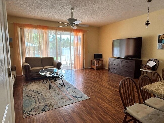 Building Photo - 245 Hemingway Dr
