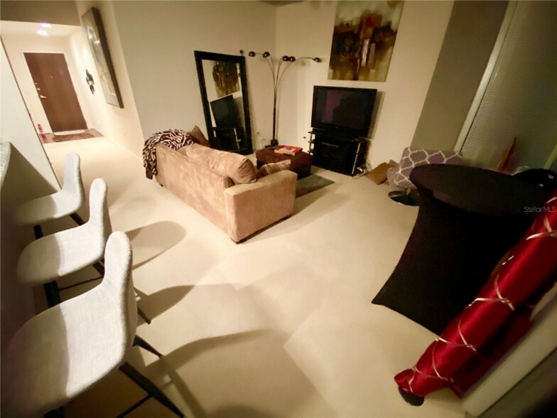 Building Photo - 777 N Ashley Dr