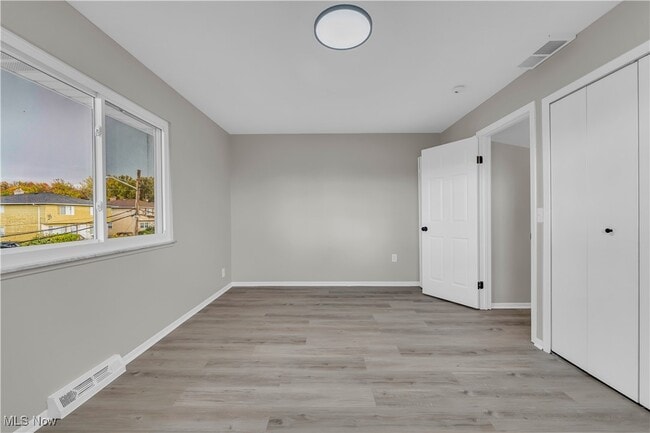 Building Photo - 1392 E 263rd St