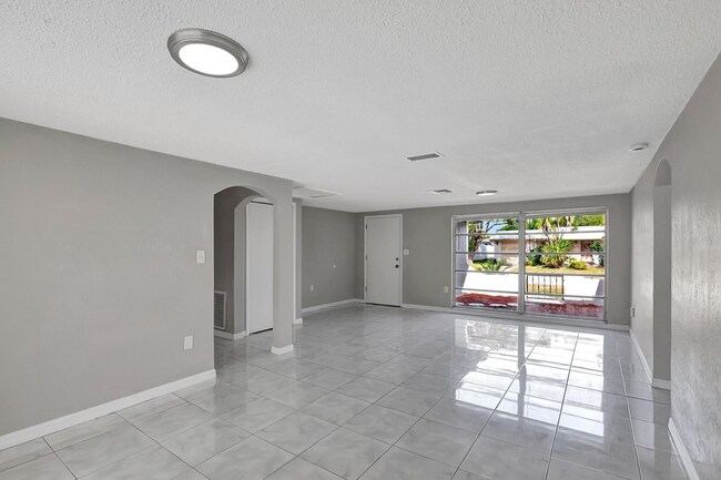 Building Photo - 7210 Parrot Dr