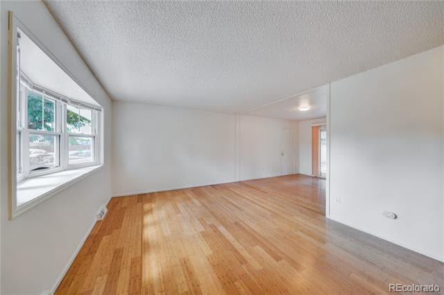 Building Photo - 6233 W Caley Ave