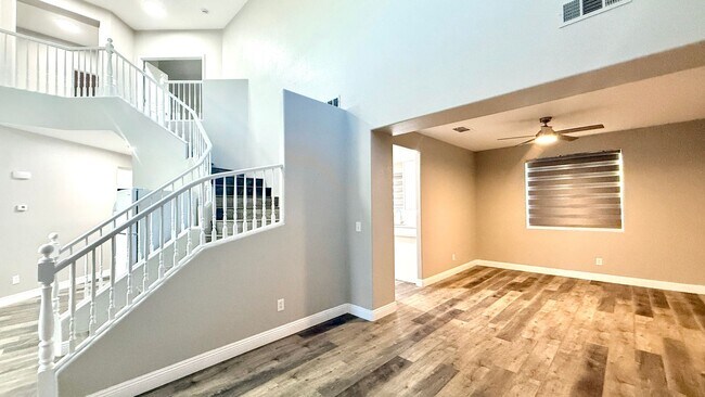 Building Photo - Five bedroom home in Henderson with downstairs bedroom and pool And Spa