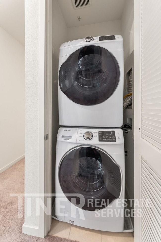 Building Photo - 266 Box Lane-