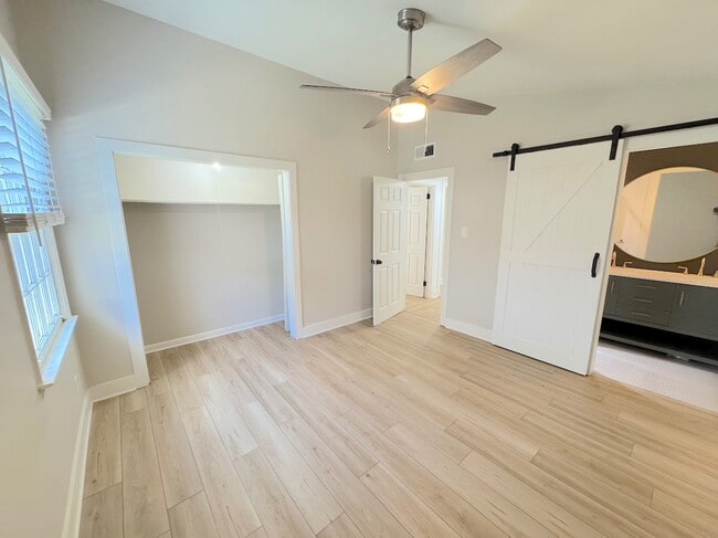 Building Photo - 322 Tanglewood Rd