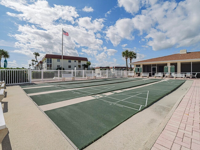 Building Photo - 5400 Jimmy Buffett Mem Hwy