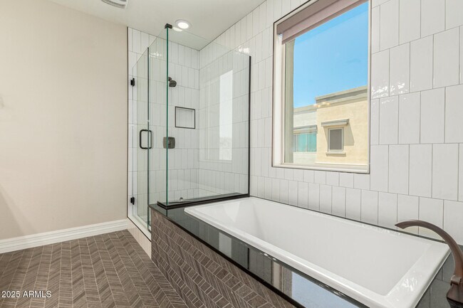 Building Photo - 7508 E Via De Luna Dr