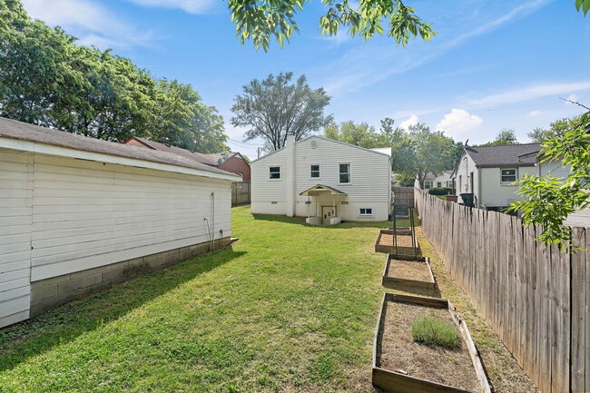 Building Photo - 806 Washington Ave