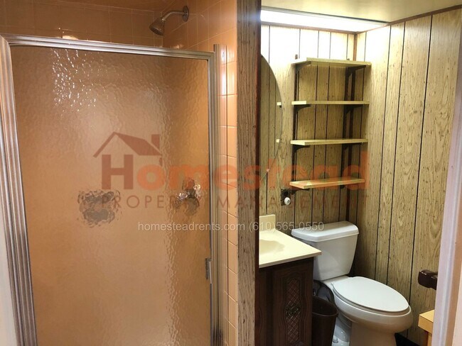 Building Photo - 288 N Oak Ave