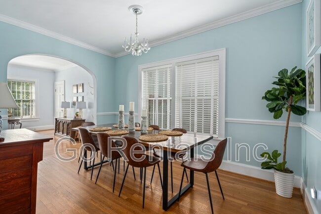 Building Photo - 1329 33rd St S