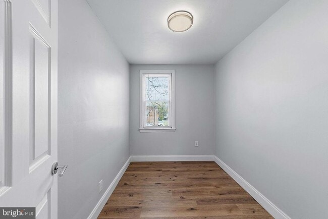 Building Photo - 1063 S Merrimac Rd