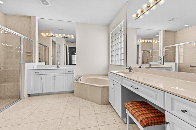 Building Photo - 6823 Fabiano Cir