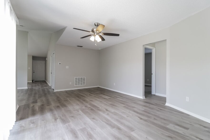 Building Photo - 1034 Gore Dr