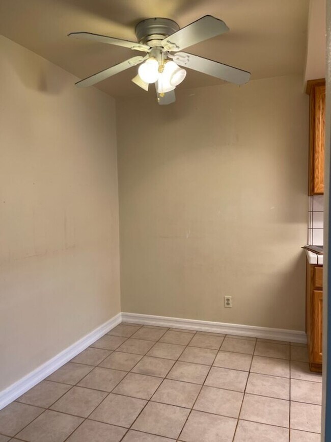 Building Photo - 1 bed 1 bath in Fullerton